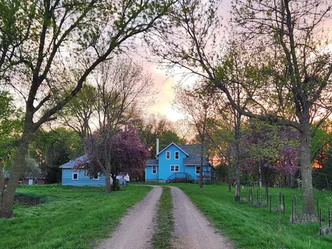 27454 425th Ln, Arlington, MN 55307