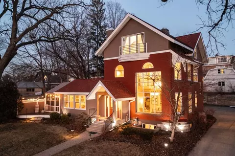 2675 E Lake Of The Isles Pkwy, Minneapolis, MN 55408