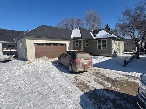 10294 Lee Dr, Eden Prairie, MN 55347