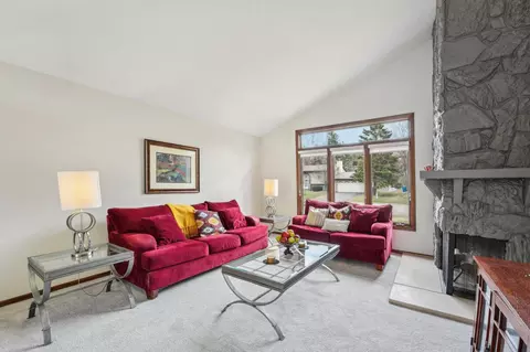 3495 Rolling View Ct, White Bear Lake, MN 55110