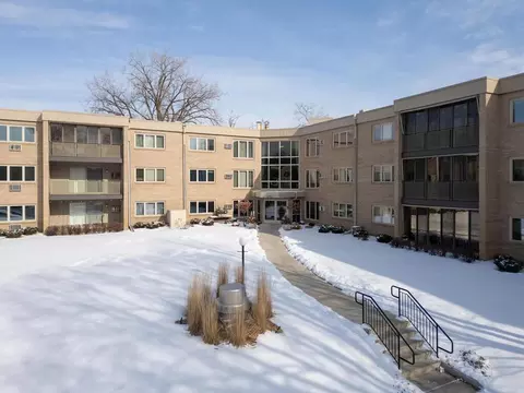 4350 Brookside Ct #105, Edina, MN 55436