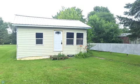 1203 Mountain Ave, Walhalla, ND 58282