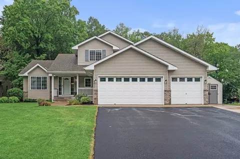 8010 Woodhill Dr, Rockford, MN 55373