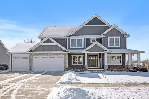 19703 Henning Ave, Lakeville, MN 55044