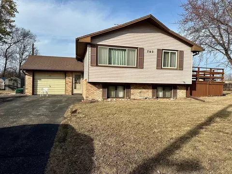 703 1st St NE, Buffalo, MN 55313