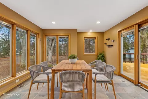5910 Hodgson Rd, Shoreview, MN 55126