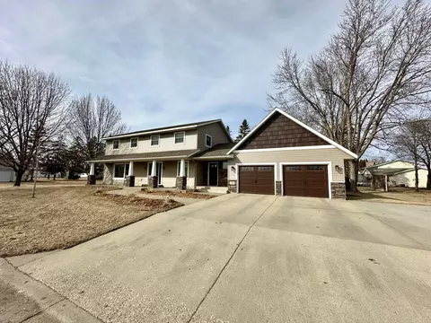 908 Lilac Dr, Sauk Centre, MN 56378