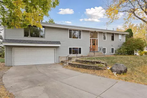 2721 Mayfair Ct, White Bear Lake, MN 55110