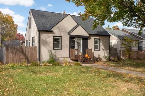 2709 Meridian Dr, Robbinsdale, MN 55422
