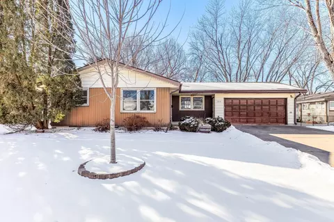 1016 Harrison St S, Shakopee, MN 55379