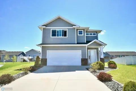 6096 60th Ave S, Fargo, ND 58104