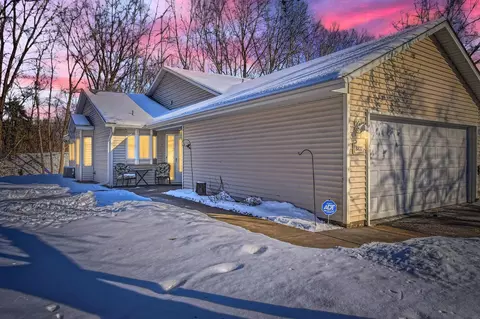 8837 Norway St NW, Coon Rapids, MN 55433