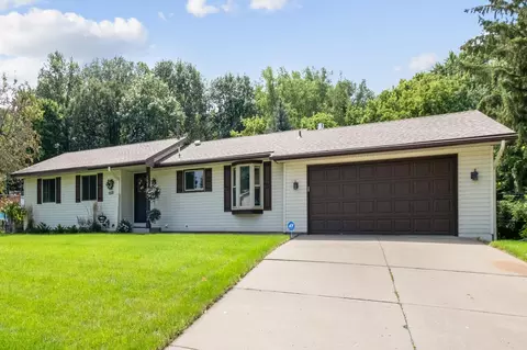 13712 E Wellington Cres, Burnsville, MN 55337