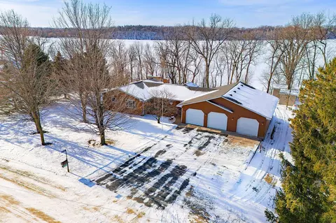 48937 N Shore Rd, Waterville, MN 56096