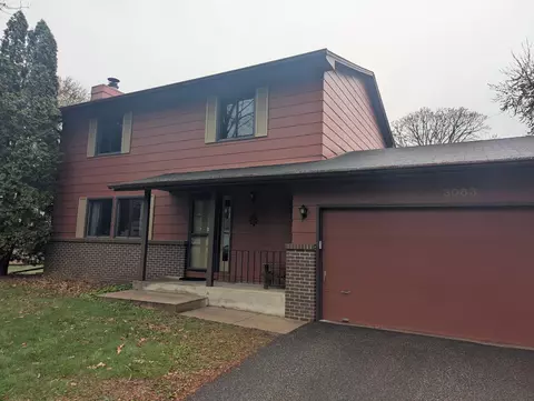 3083 Mount Ridge Rd, Roseville, MN 55113