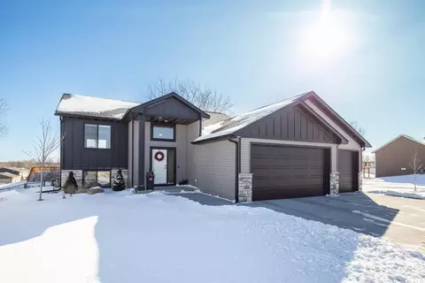 6406 Sunset Hill Pl NW, Rochester, MN 55901