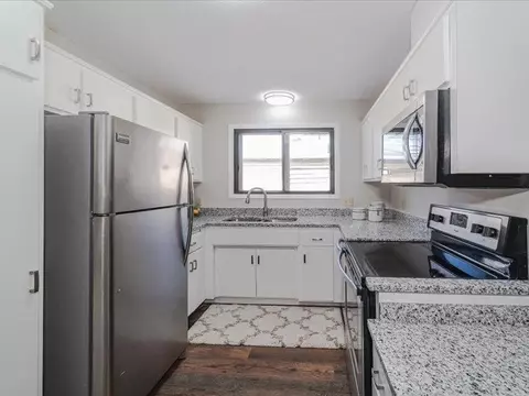 8675 134th St W, Apple Valley, MN 55124