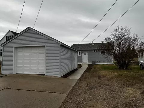 903 13th St S, Virginia, MN 55792