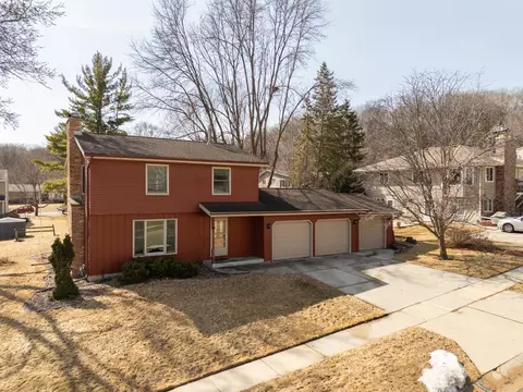 614 19th St NW, Rochester, MN 55901