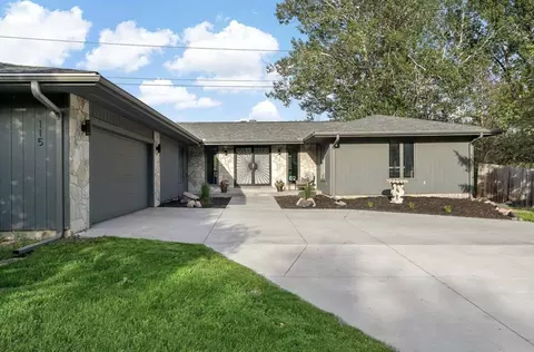 115 King Creek Rd, Golden Valley, MN 55416