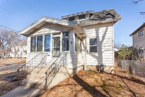 1038 Argyle St, Saint Paul, MN 55103