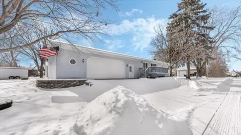 137 4th Ave, Spicer, MN 56288
