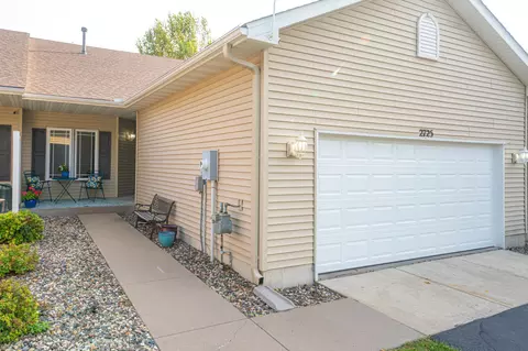 2725 Rushmore Rd, Hastings, MN 55033