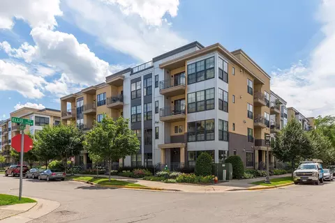 2566 Ellis Ave #107, Saint Paul, MN 55114