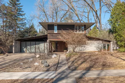 2123 Hoyt Ave W, Falcon Heights, MN 55108