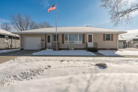 511 W Main St, Belle Plaine, MN 56011