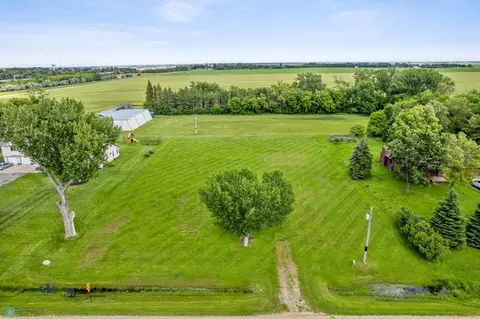 410 9th St SW, Dilworth, MN 56529