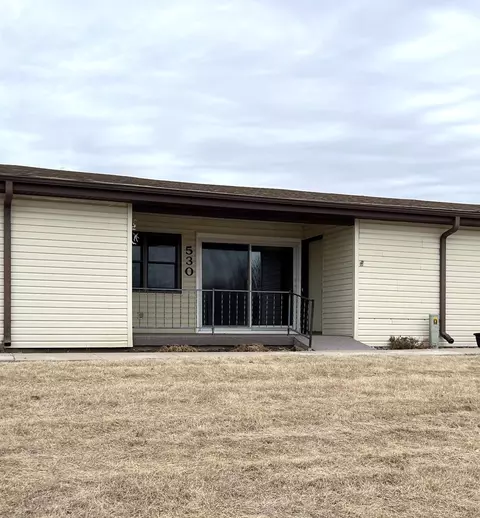 530 6th Ave, Windom, MN 56101