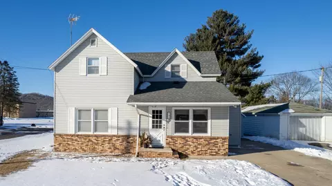 140 W Winona Ave, Kellogg, MN 55945
