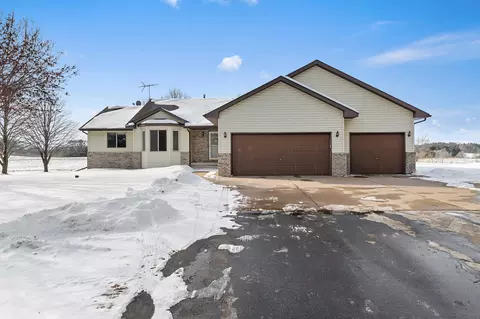 34658 Hastings St NE, Cambridge, MN 55008