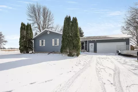 501 Homewood Dr N, Welcome, MN 56181