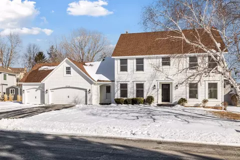 3724 Blackhawk Lake Ct, Eagan, MN 55122