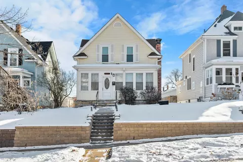 562 Ottawa Ave, Saint Paul, MN 55107