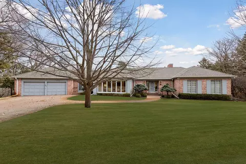 985 Edgewood Hill Rd, Wayzata, MN 55391