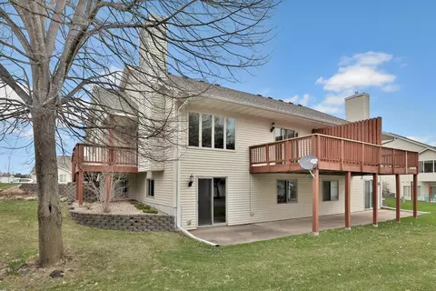 13413 Pine View Pl, Lindstrom, MN 55045