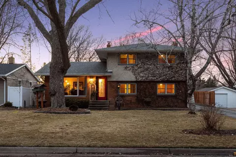 2737 Gerald Ave, North Saint Paul, MN 55109