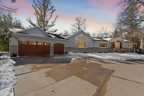 13907 Spring Lake Rd, Minnetonka, MN 55345