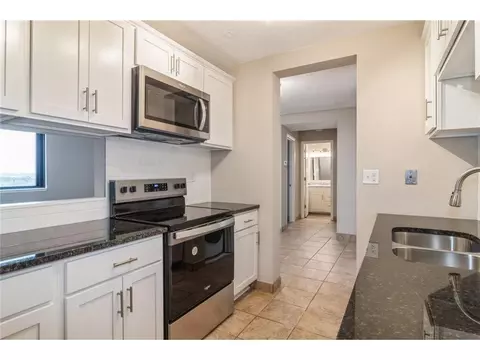 1181 Edgcumbe Rd #1408, Saint Paul, MN 55105