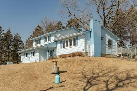 306 65th Ave SE, Rochester, MN 55904