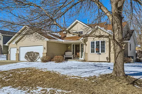 1034 Pond Curv, Waconia, MN 55387