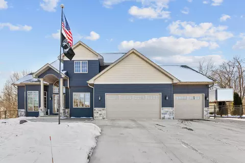 809 Bluff Heights Dr SE, Lonsdale, MN 55046