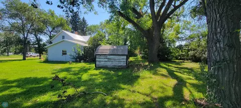 302 3rd Ave NW, Steele, ND 58482 photo 10