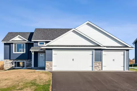 195 Pintail St, Baldwin, WI 54002