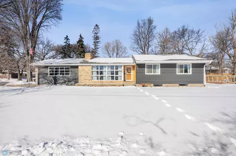 1002 12th Ave S, Moorhead, MN 56560