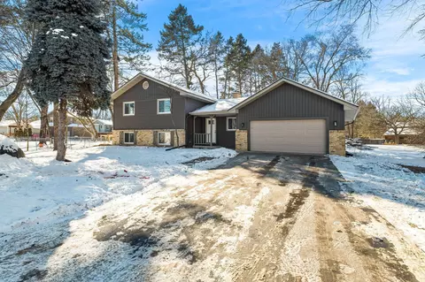11501 Mississippi Dr N, Champlin, MN 55316