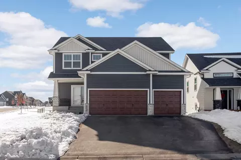 6733 Redwood Ave, Lino Lakes, MN 55038